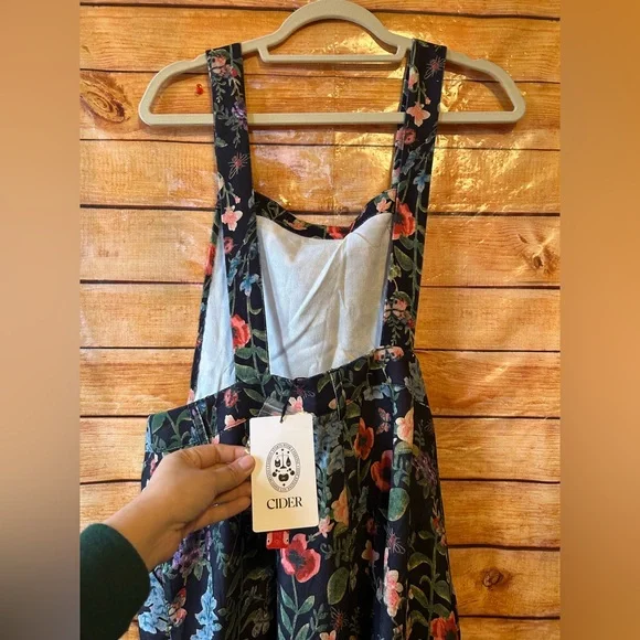 Cider Women’s Black Floral Print Botanical Corduroy Overalls Jumpsuit Size 0XL - Picture 4 of 6